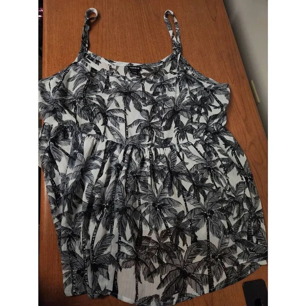 Torrid 3x Palm Tree Chiffon Tank